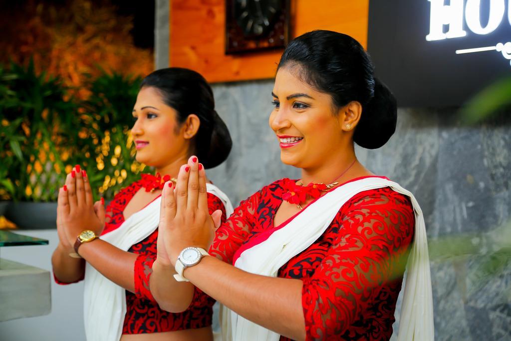 Hotel White House Anuradhapura Luaran gambar